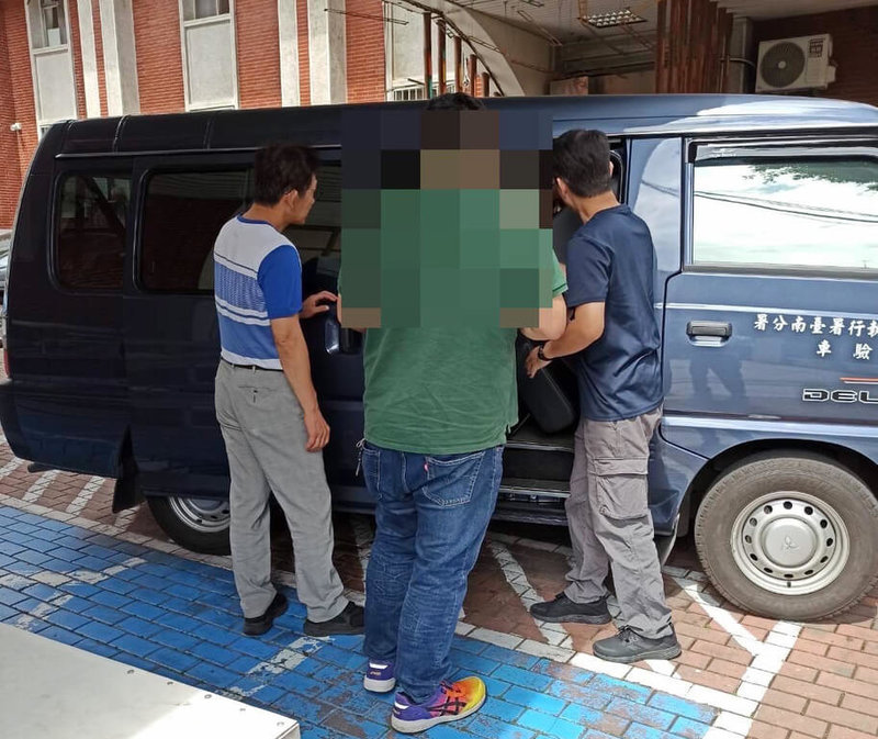 台南市某科技公司積欠稅款逾500萬元被強制執行,負責人34歲詹姓男子28日到案說明,行政執行署台南分署訊後向台南地院聲請管收獲准。(行政執行署台南分署提供)中央社記者張榮祥台南傳真 114年5月29日